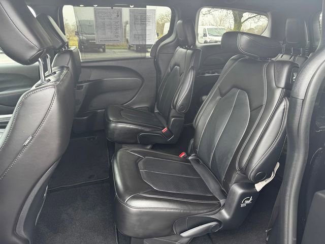 Used 2023 Chrysler Pacifica Touring-L w/ S Appearance Package image 20