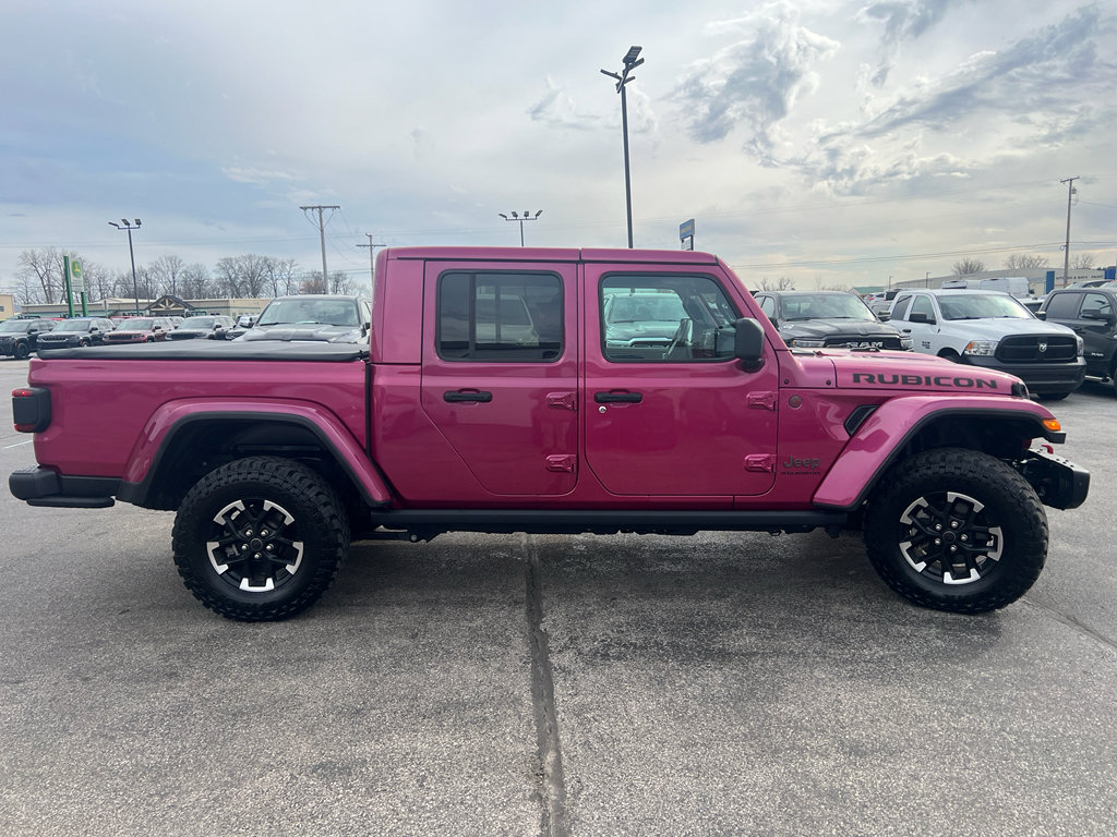 Used 2024 Jeep Gladiator Rubicon AWD/4WD image 5