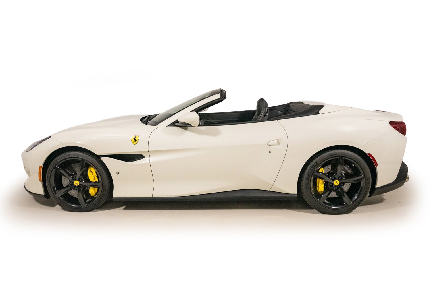 Used 2019 Ferrari Portofino RWD image 3