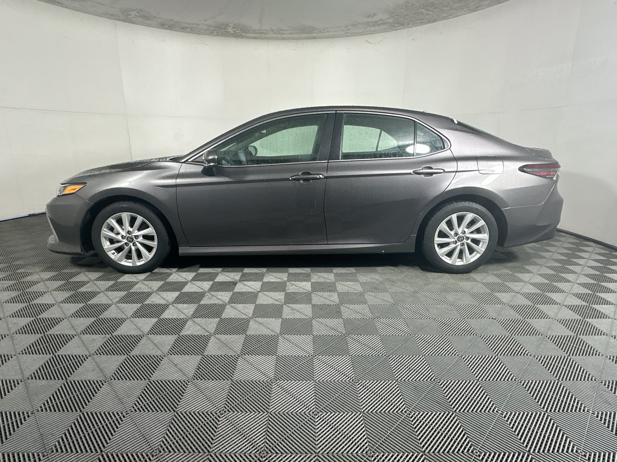 Used 2024 Toyota Camry LE w/ Convenience Package FWD image 6