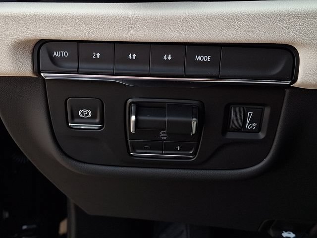 Certified 2026 Cadillac Escalade Sport w/ LPO, ONYX Package AWD/4WD image 19