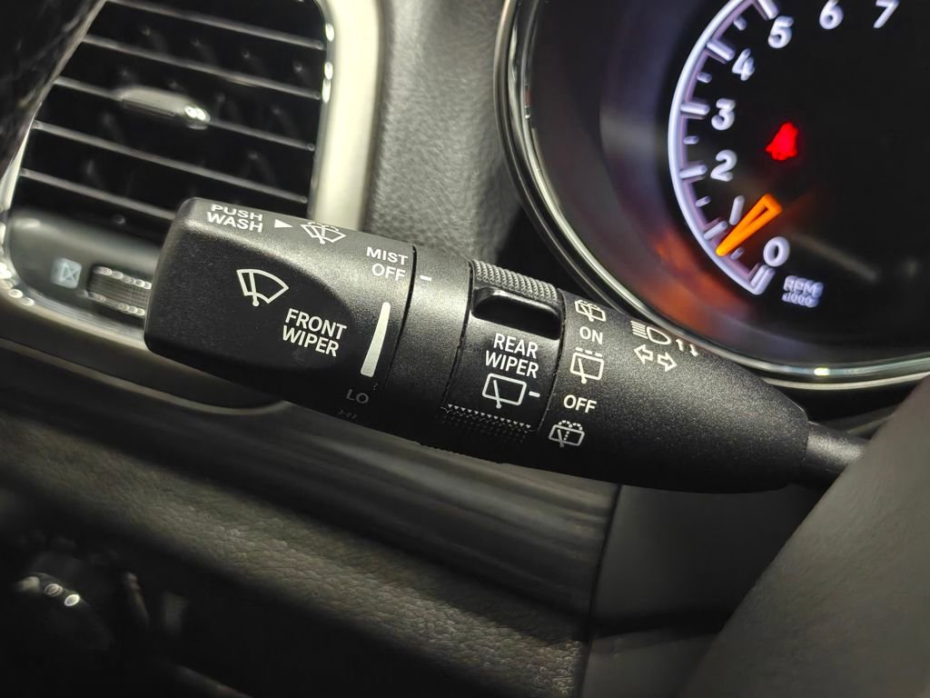 Used 2021 Jeep Grand Cherokee Laredo AWD/4WD image 40
