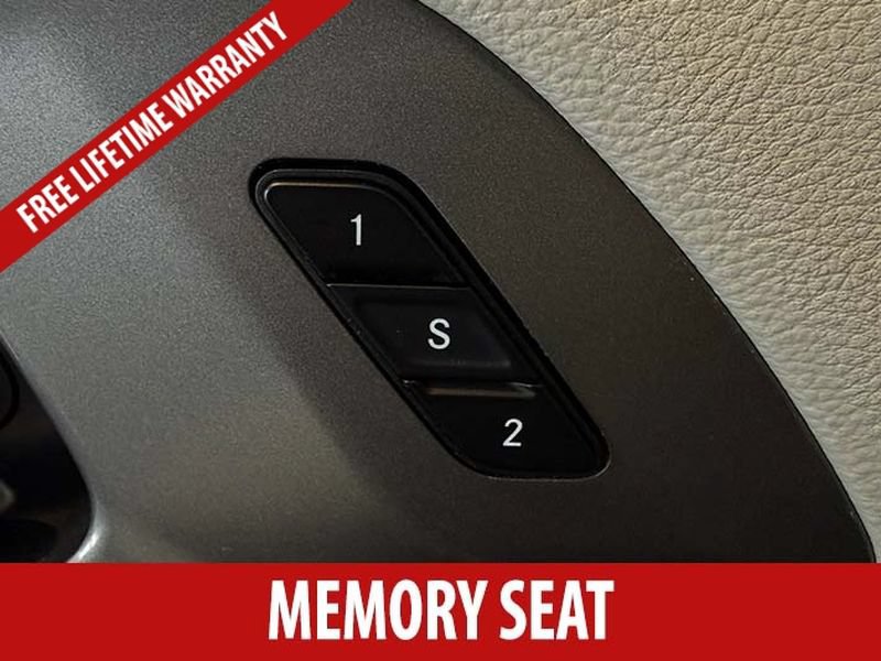 Used 2024 Chrysler Pacifica Limited FWD image 8