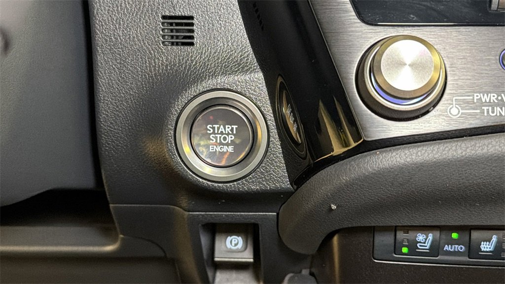 Used 2024 Lexus ES 350 Luxury w/ Technology Package image 29