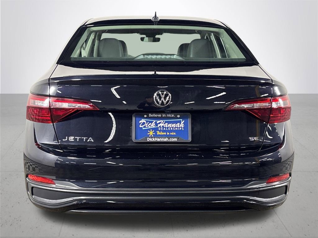 Used 2024 Volkswagen Jetta SE image 7