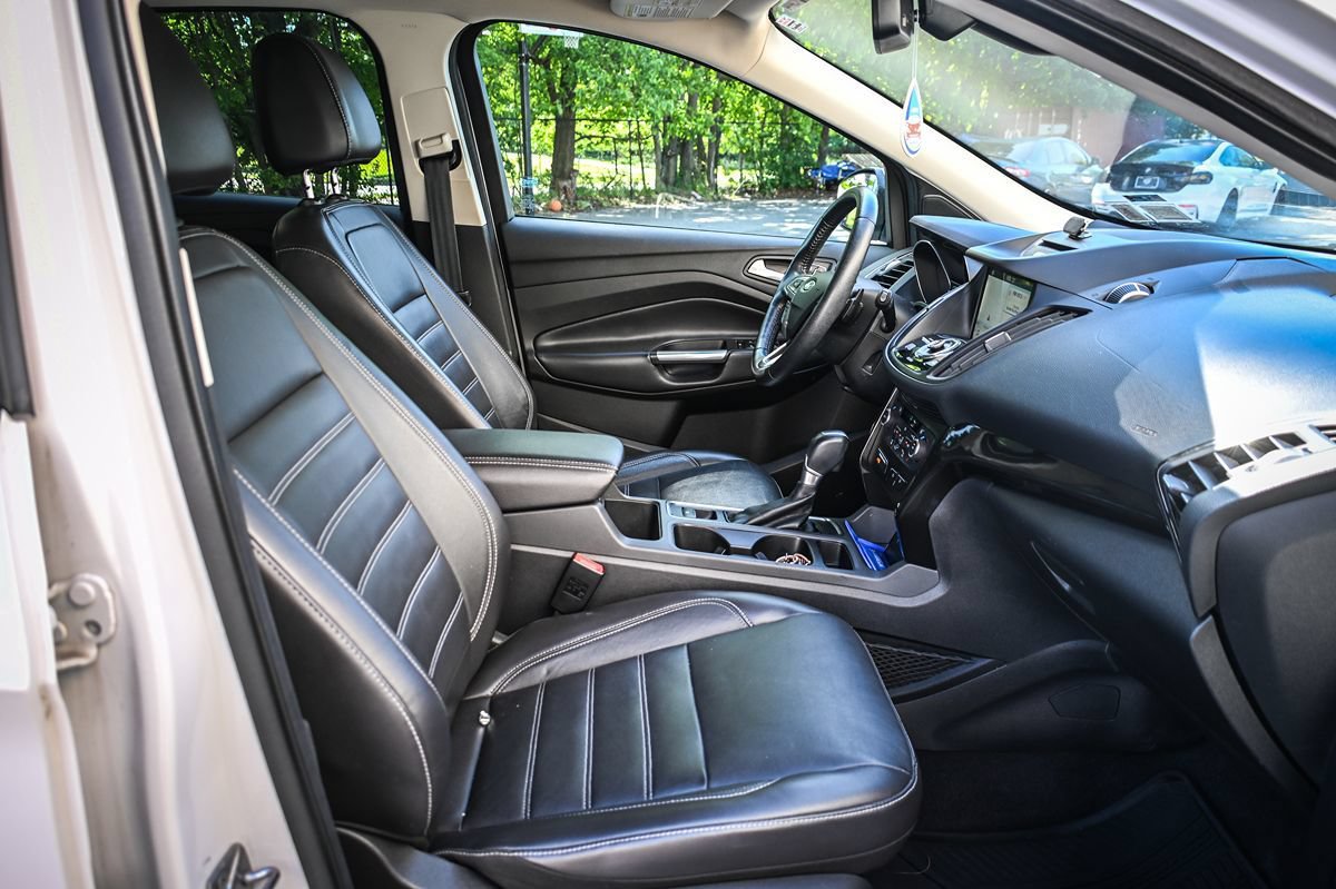 Used 2017 Ford Escape Titanium AWD/4WD image 17