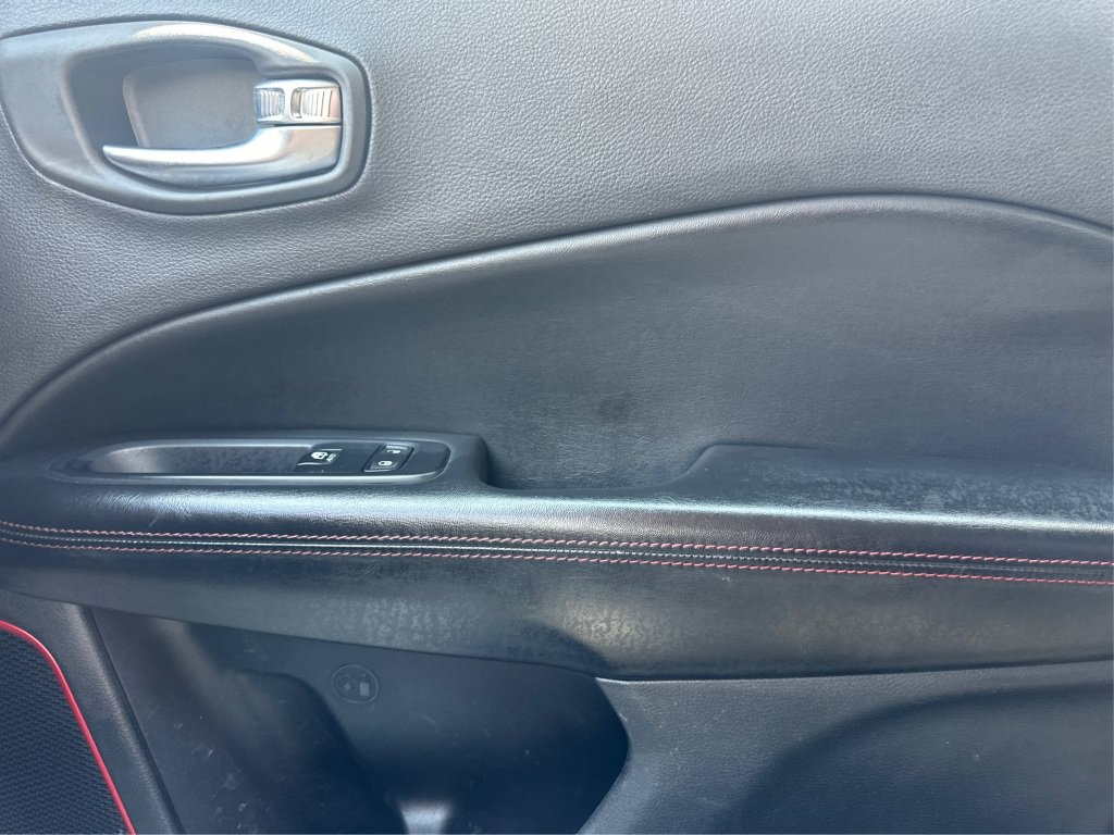 Used 2019 Jeep Compass Trailhawk AWD/4WD image 28