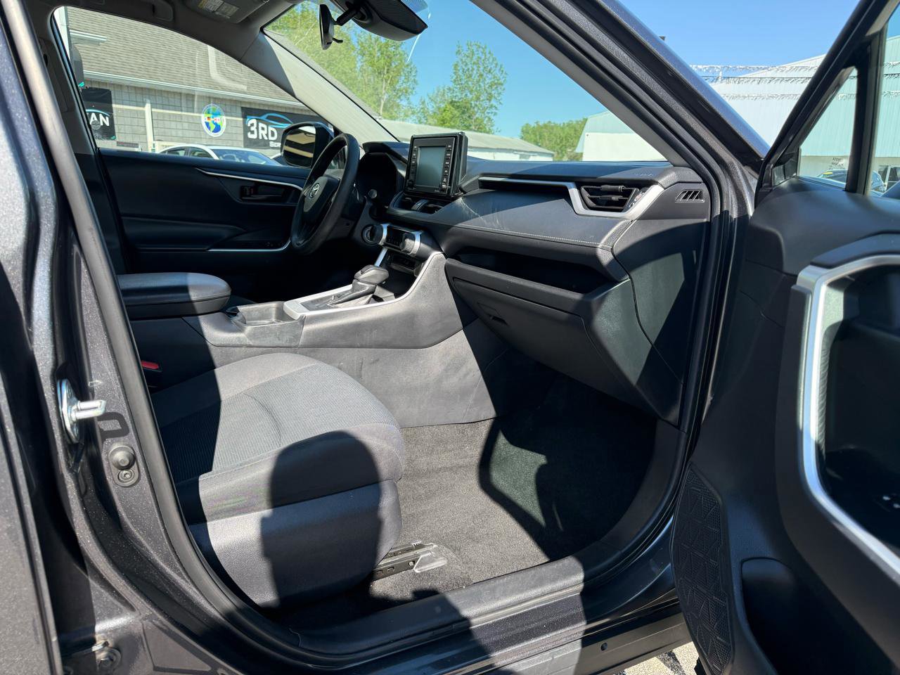 Used 2020 Toyota RAV4 LE w/ All Weather Liner Package FWD image 10