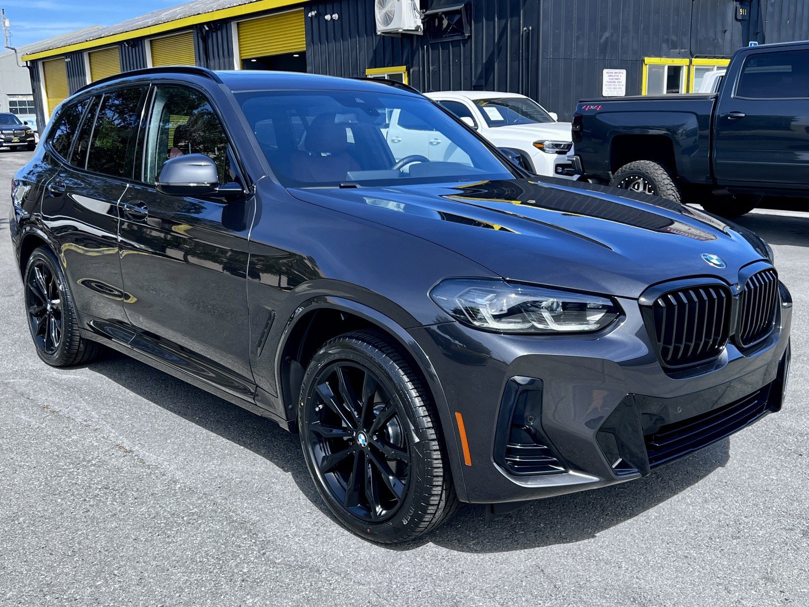 Used 2023 BMW X3 sDrive30i w/ M Sport Package RWD image 4