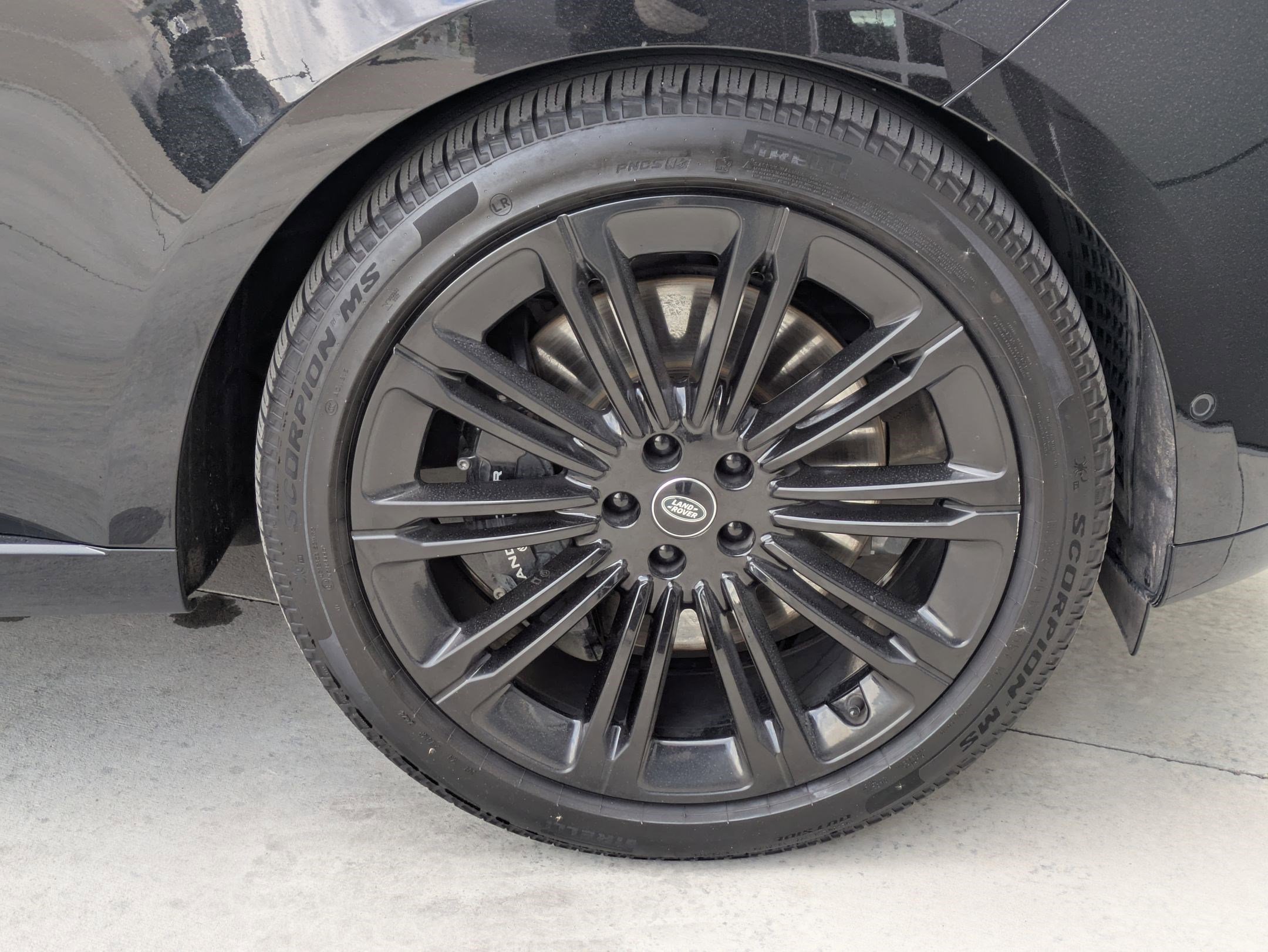 Used 2024 Land Rover Range Rover SE image 32