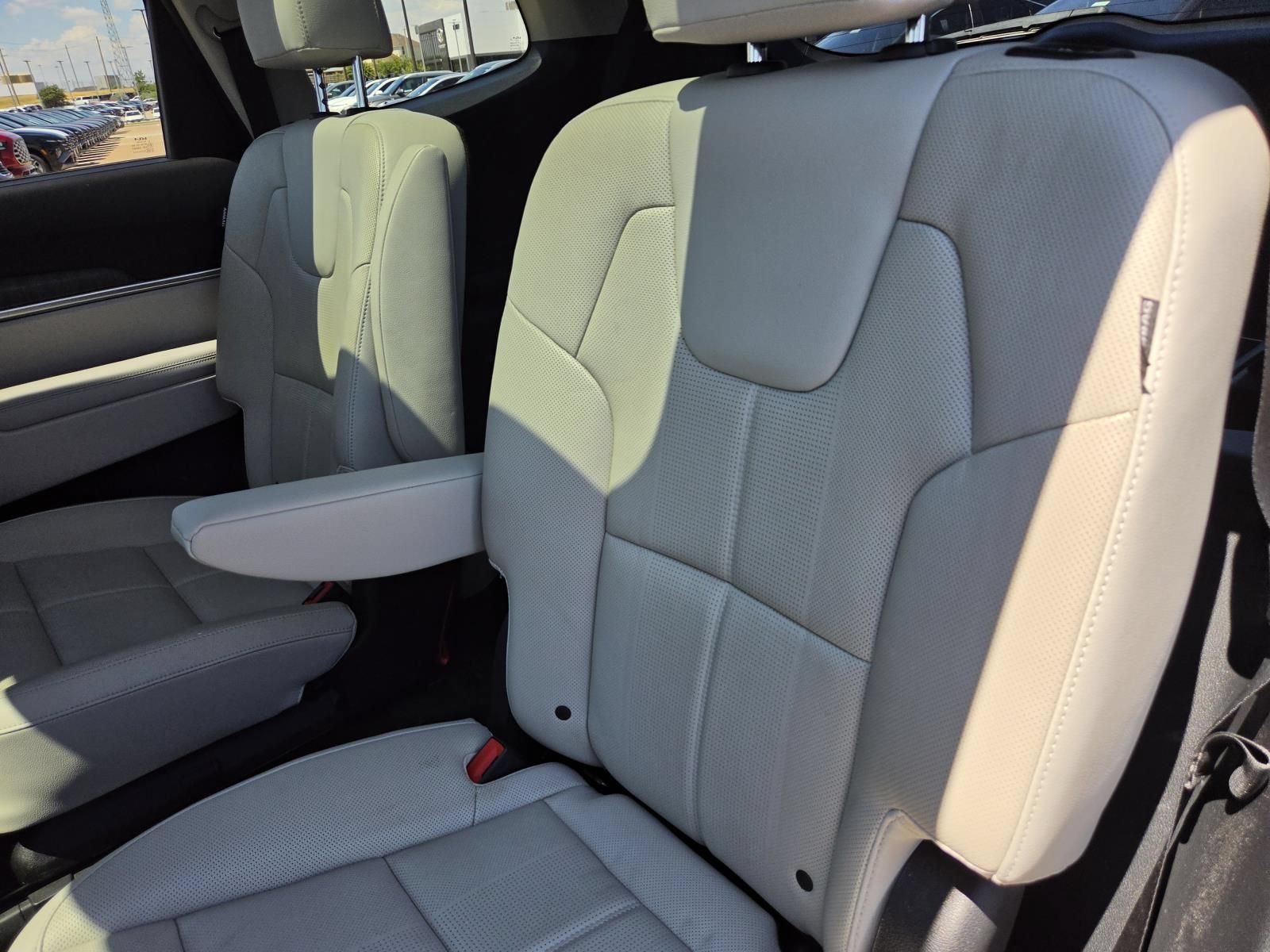 Used 2023 Kia Telluride SX FWD image 14