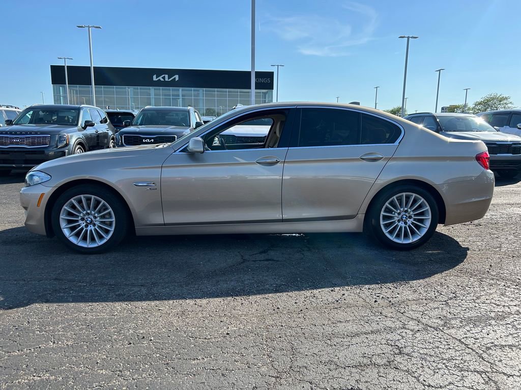 Used 2011 BMW 535i xDrive Sedan AWD/4WD image 4