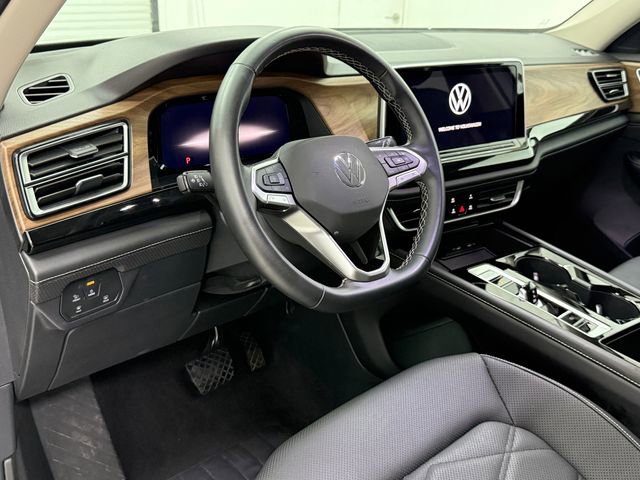 Used 2025 Volkswagen Atlas SE FWD image 8