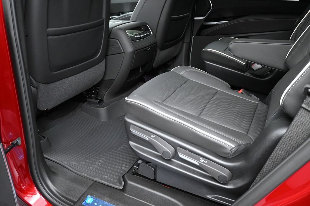 New 2026 Cadillac Escalade Sport w/ LPO, ONYX Package AWD/4WD image 11