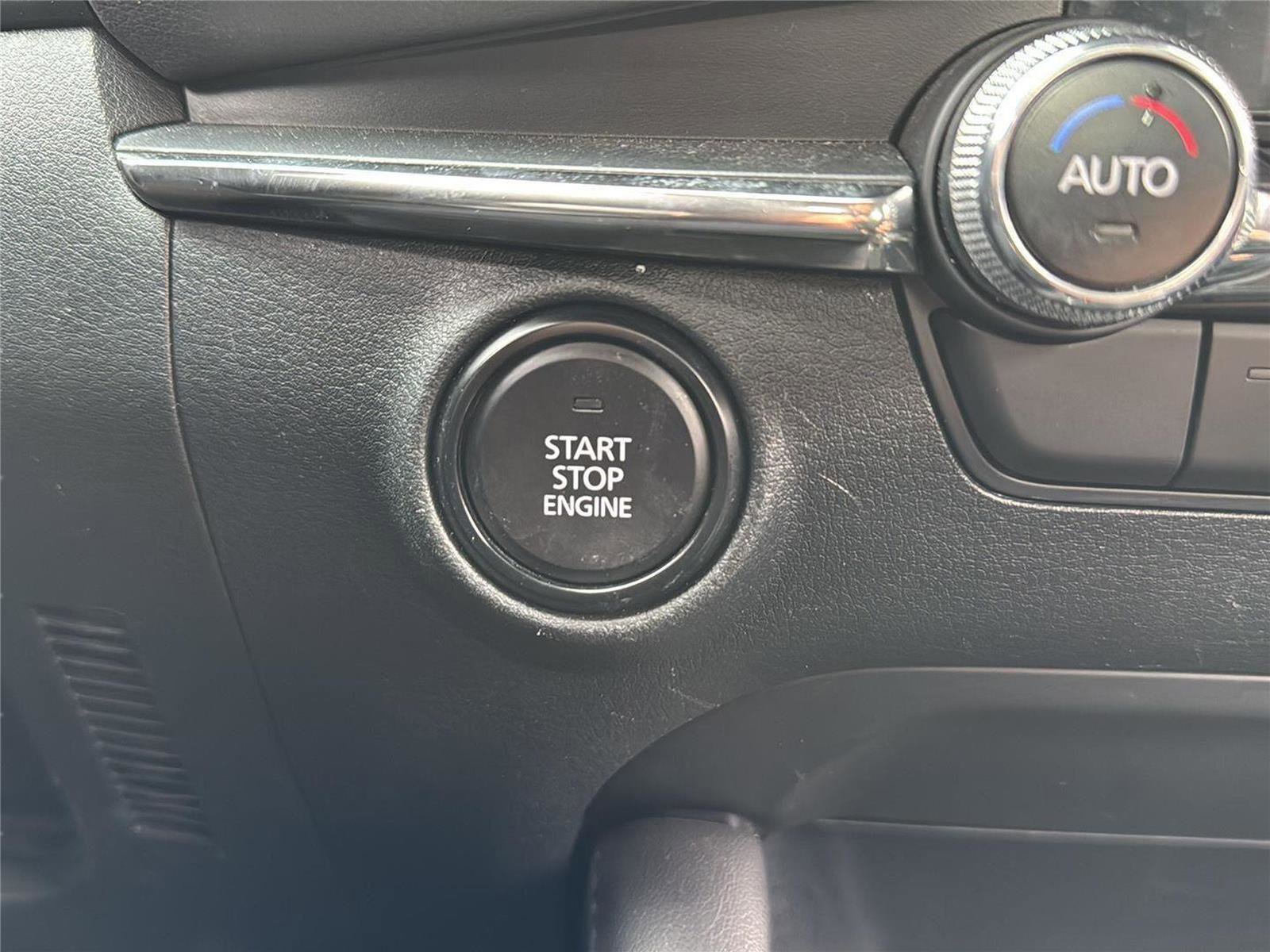 Used 2024 MAZDA MAZDA3 s image 21