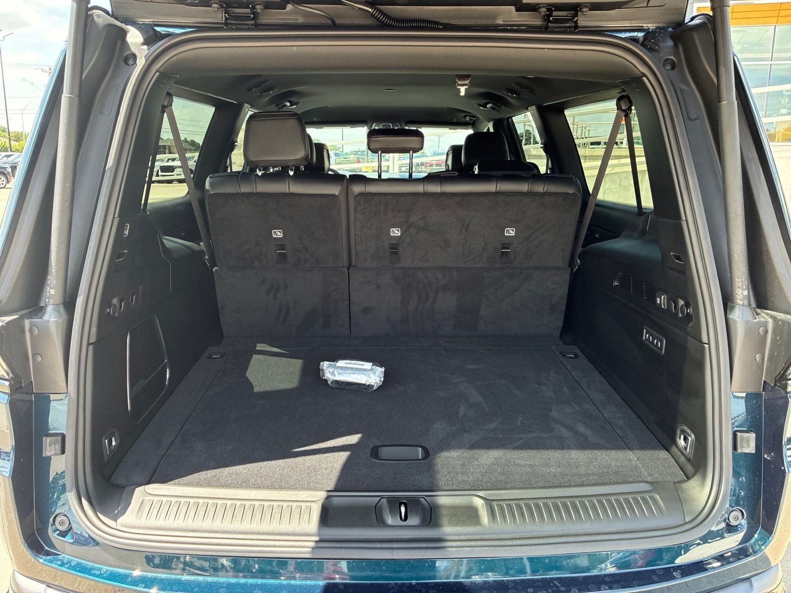 New 2026 Jeep Grand Wagoneer L Limited AWD/4WD image 5