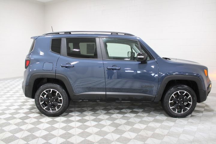 Used 2023 Jeep Renegade Latitude image 11
