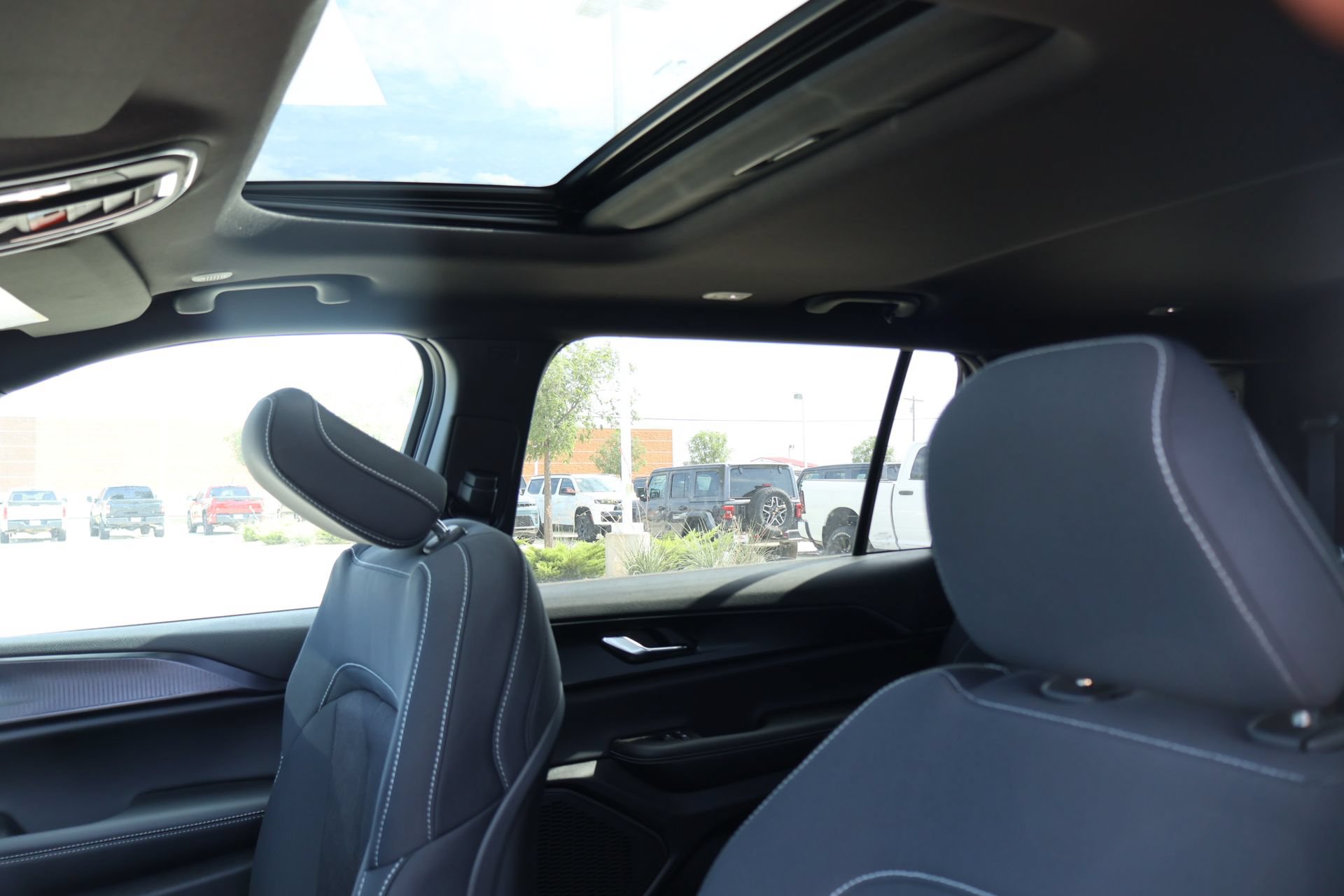 New 2026 Jeep Grand Cherokee L 4WD image 16