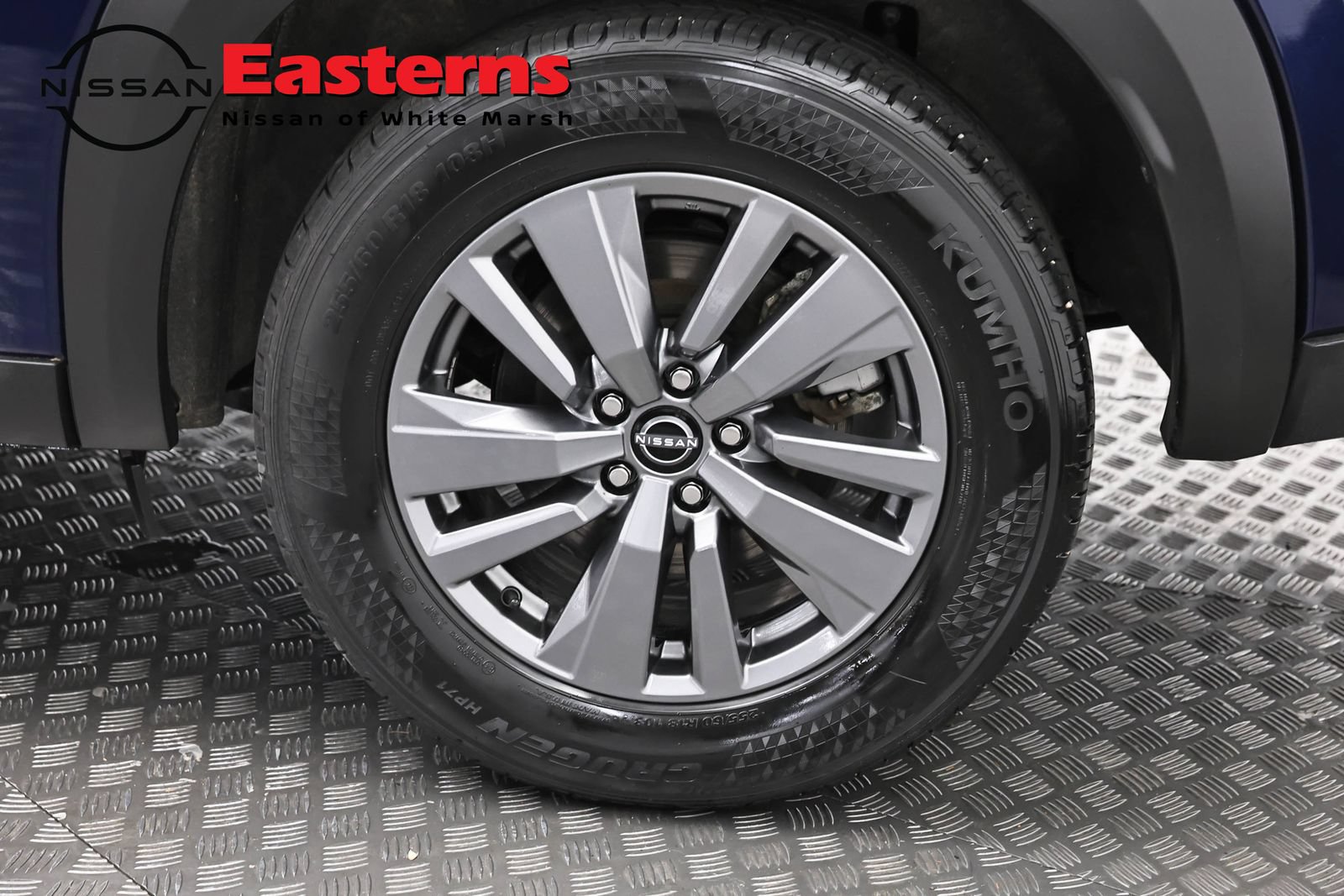 Used 2025 Nissan Pathfinder SV FWD image 33