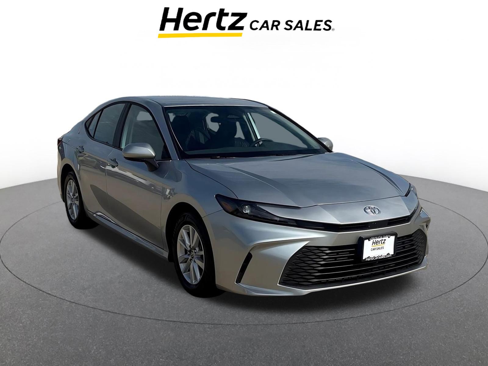 Used 2025 Toyota Camry LE image 1