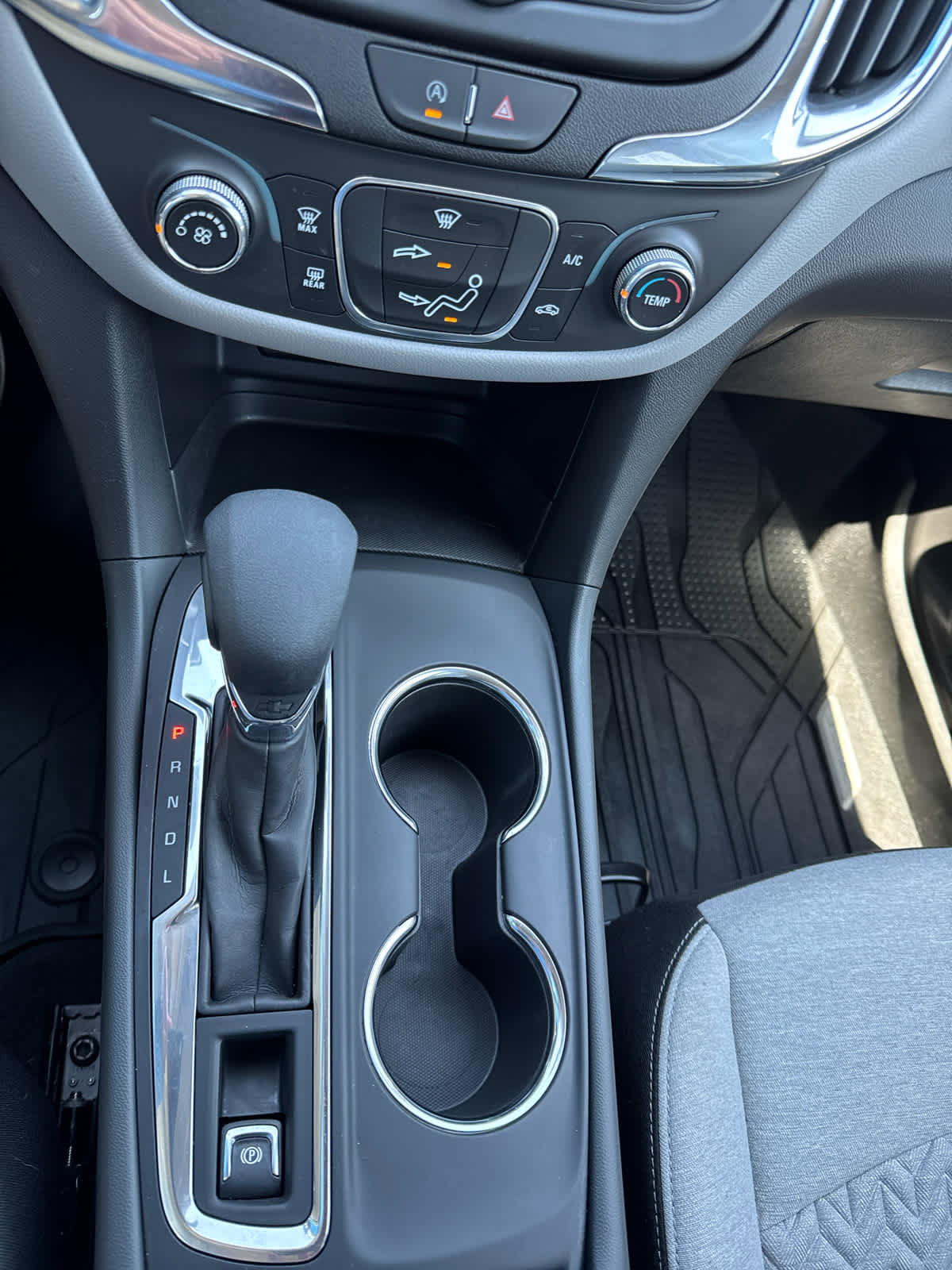 Used 2024 Chevrolet Equinox LS w/ LS Convenience Package image 25