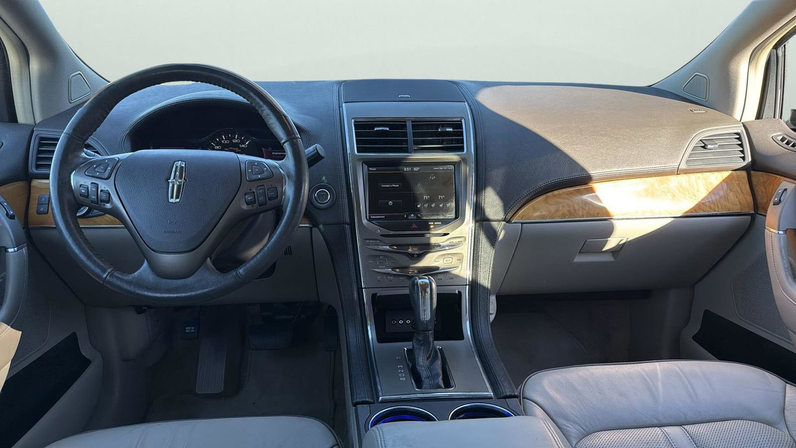 Used 2015 Lincoln MKX Base w/ Equipment Group 101A image 22