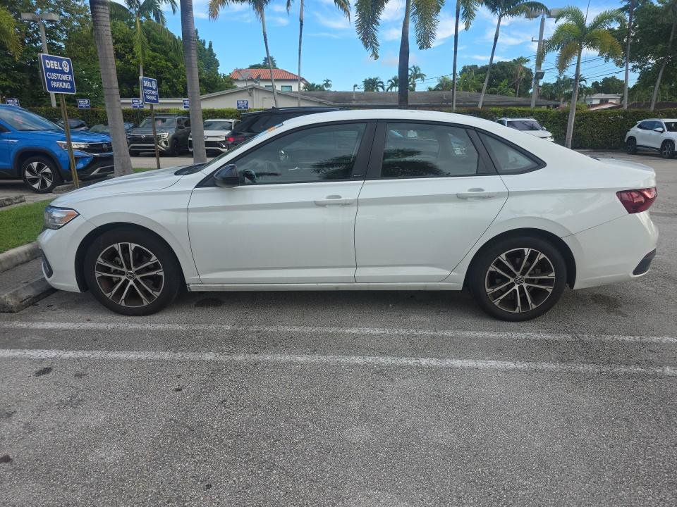 Used 2023 Volkswagen Jetta Sport FWD image 4
