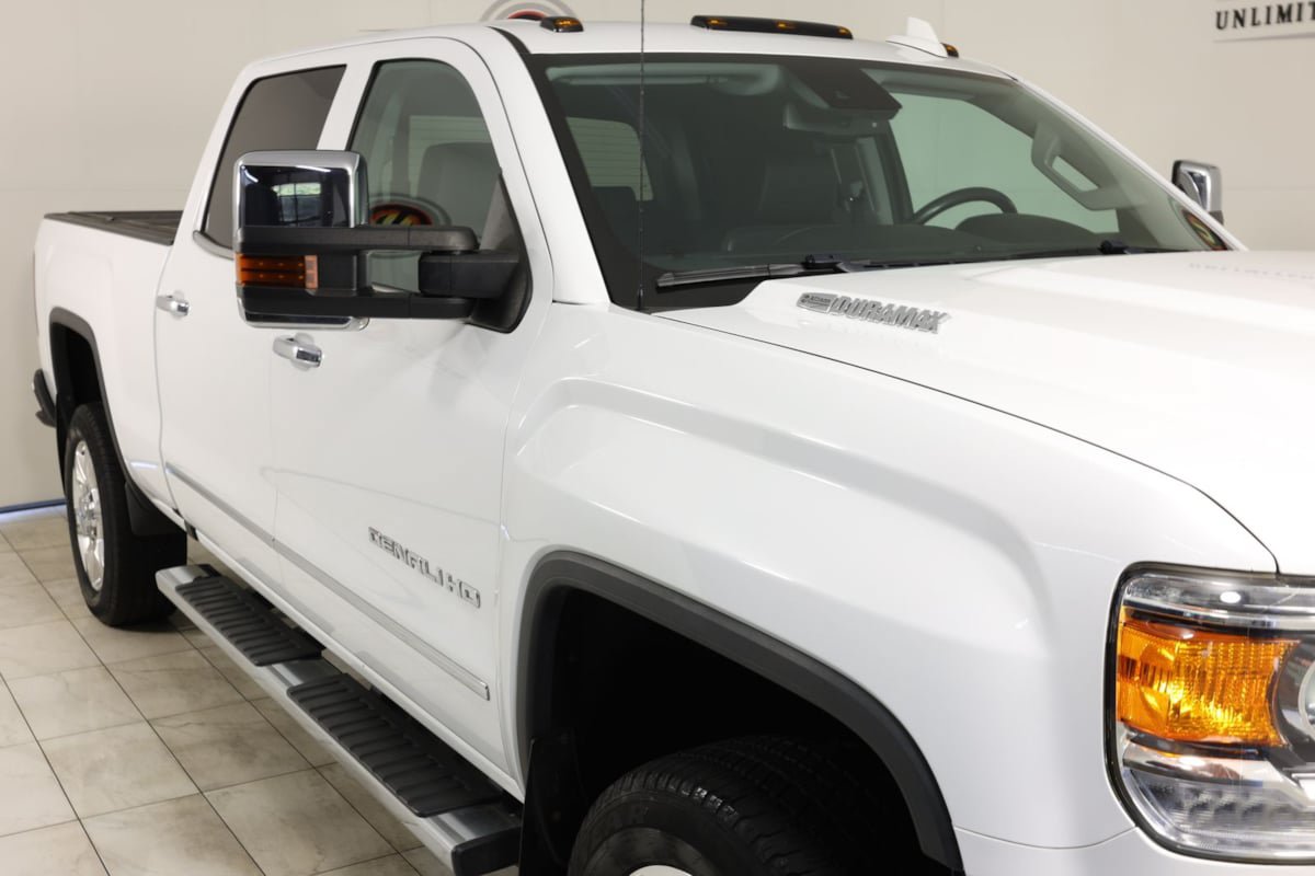 Used 2019 GMC Sierra 2500 Denali w/ Duramax Plus Package AWD/4WD image 38