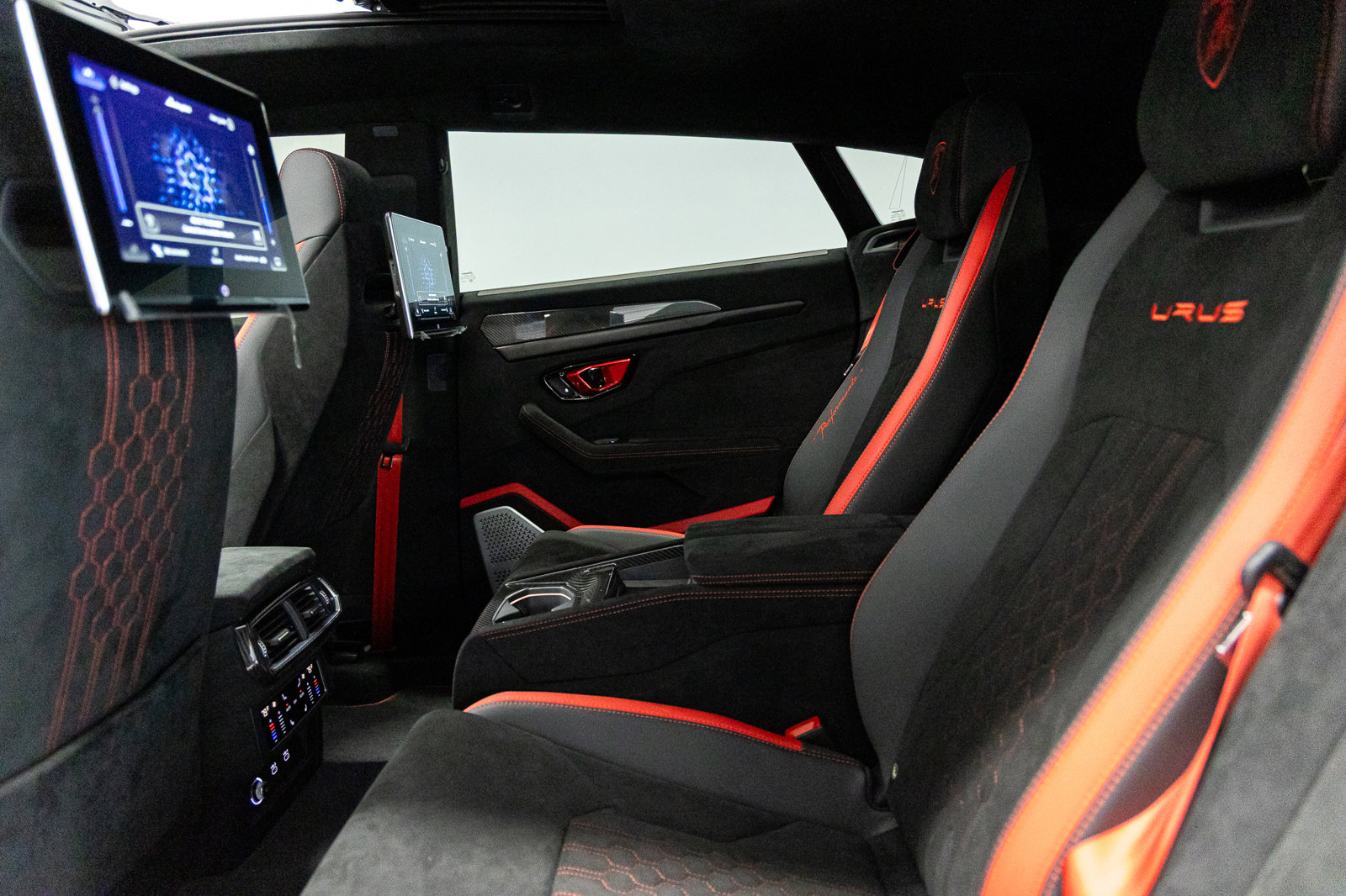 Used 2024 Lamborghini Urus Performante image 43