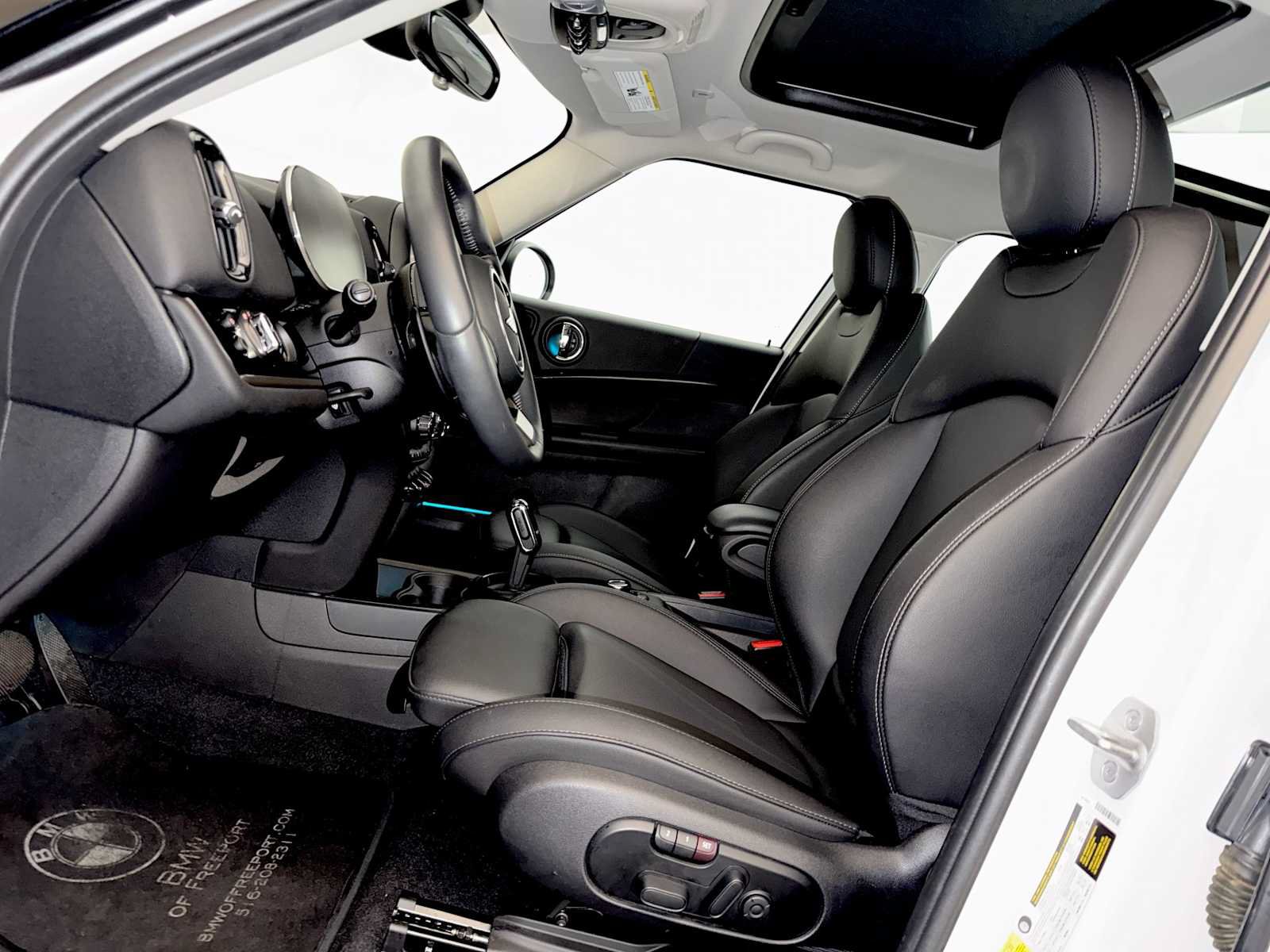 Used 2024 MINI Cooper Countryman S w/ Premium Package AWD/4WD image 9
