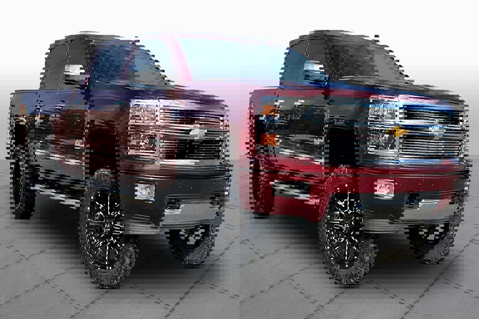 Used 2014 Chevrolet Silverado 1500 High Country w/ High Country Premium Package image 3