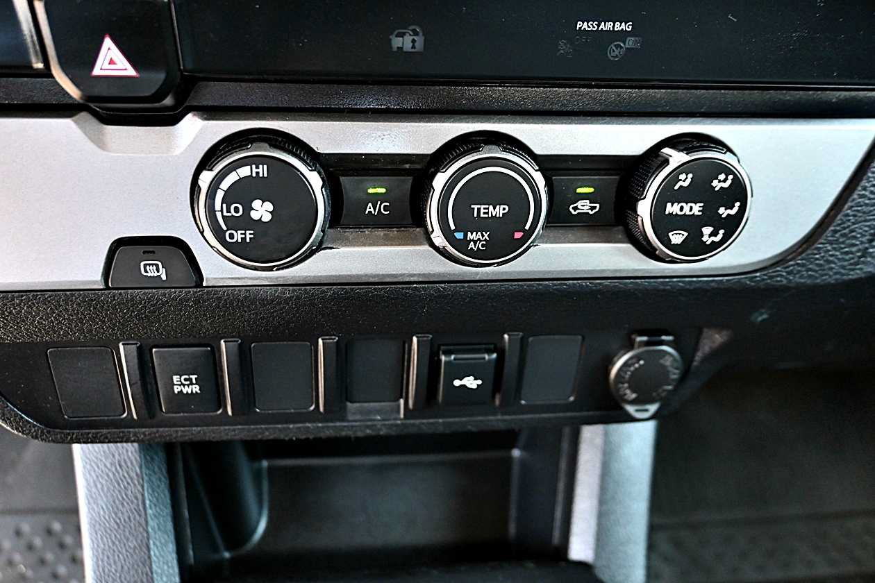 Used 2022 Toyota Tacoma SR RWD image 21