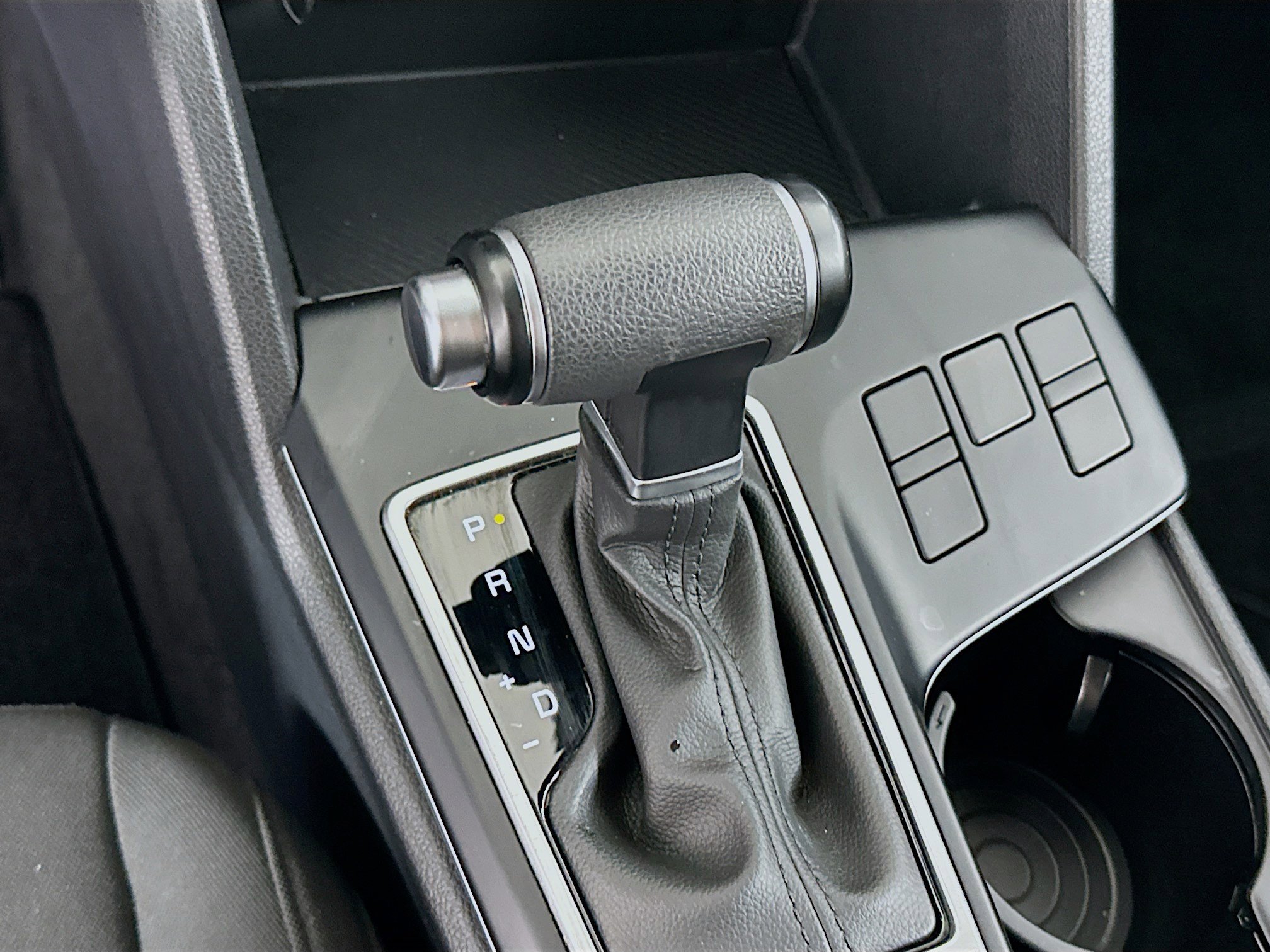 Used 2025 Kia Sportage LX image 24