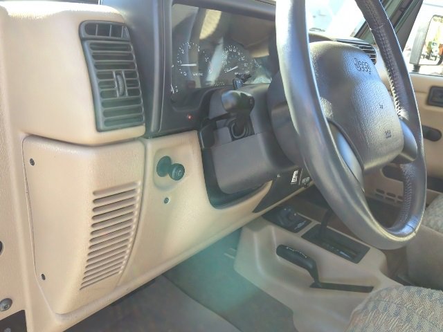 Used 2000 Jeep Wrangler Sport image 12