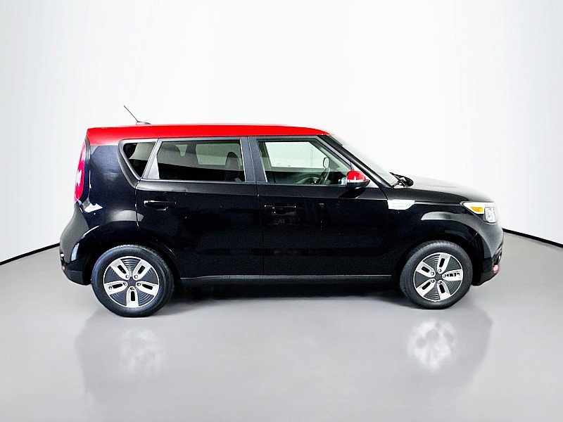 Used 2017 Kia Soul EV + FWD image 8
