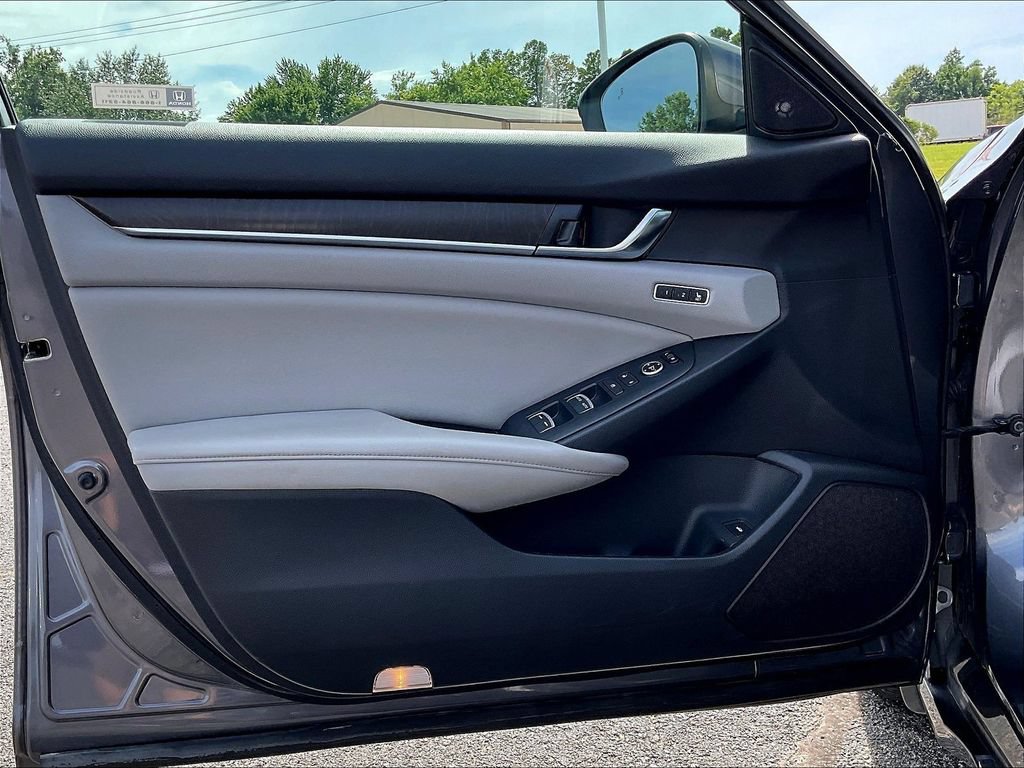 Certified 2018 Honda Accord Touring image 27