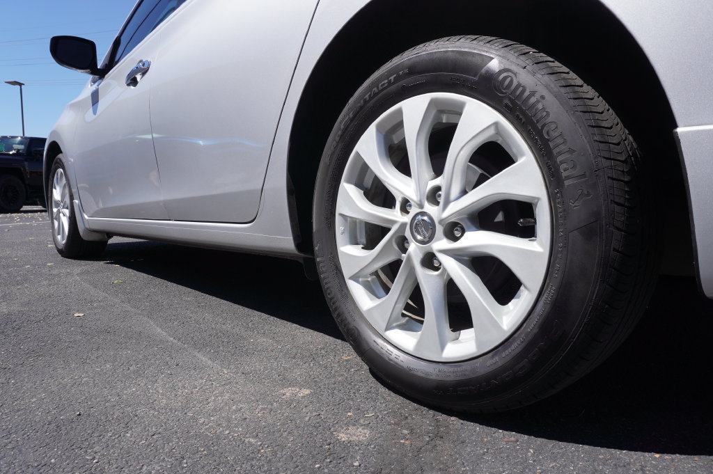 Used 2019 Nissan Sentra SV FWD image 6