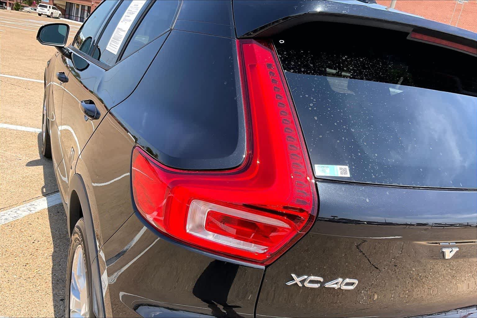 Used 2021 Volvo XC40 T5 Momentum w/ Climate Package AWD/4WD image 31