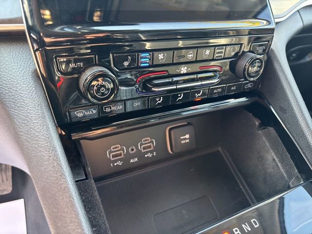 Used 2022 Jeep Grand Cherokee L Limited w/ Luxury Tech Group II image 25