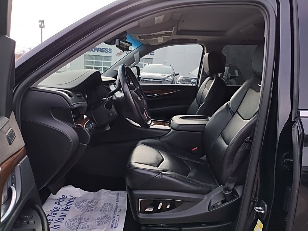 Used 2018 Cadillac Escalade ESV Premium Luxury AWD/4WD image 24