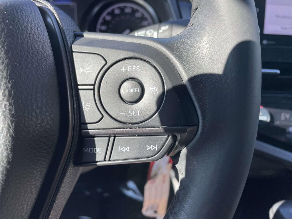 Used 2024 Toyota Camry SE image 33