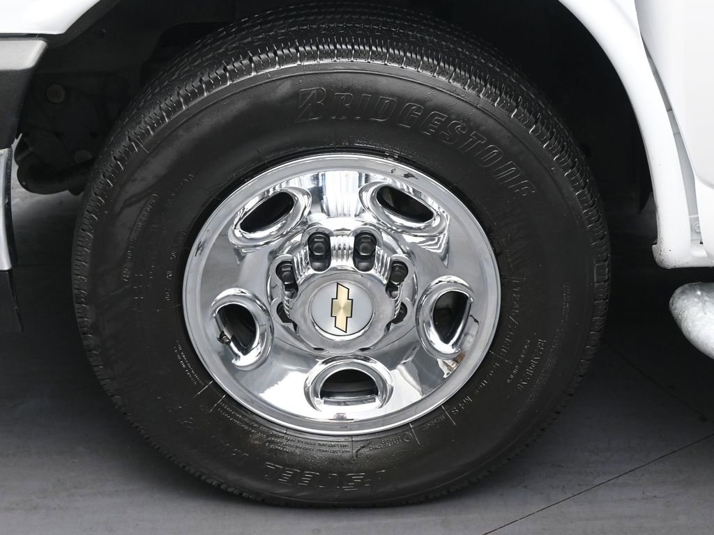 Used 2024 Chevrolet Express 2500 w/ Driver Convenience Package image 30