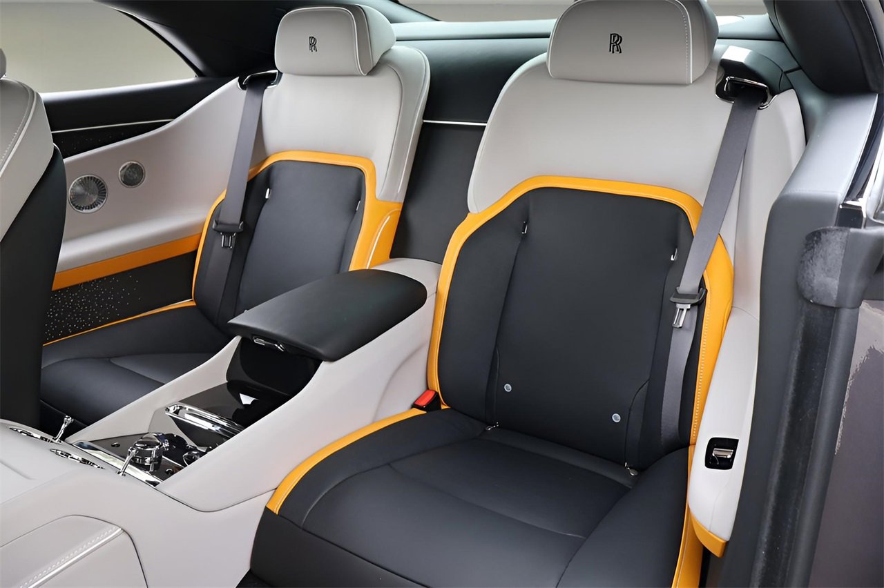 New 2026 Rolls-Royce Spectre image 13