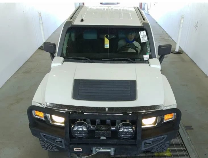 Used 2010 HUMMER H3T Adventure AWD/4WD image 4