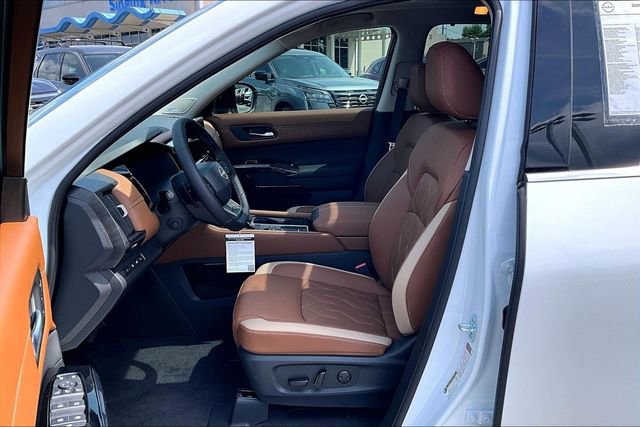 New 2026 Nissan Pathfinder Platinum w/ Cargo Package image 8