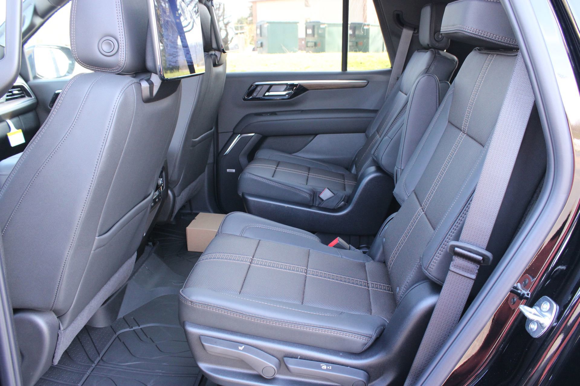 New 2026 Chevrolet Tahoe High Country image 18