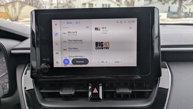 Used 2025 Toyota Corolla Cross LE image 10