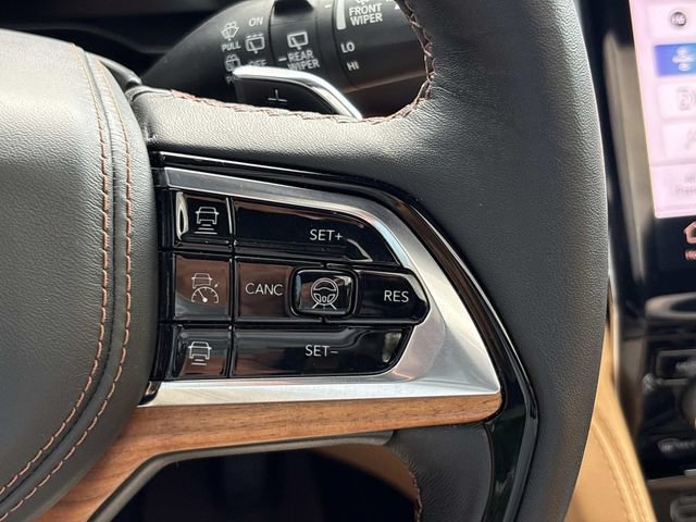 Used 2024 Jeep Grand Cherokee Summit AWD/4WD image 31