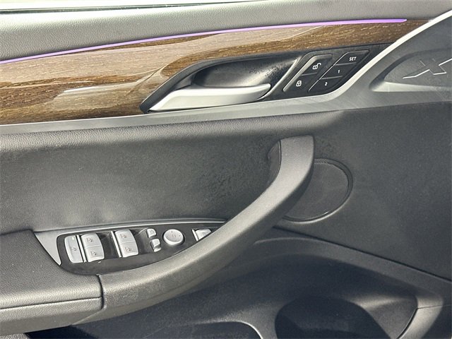 Used 2024 BMW X4 xDrive30i image 25