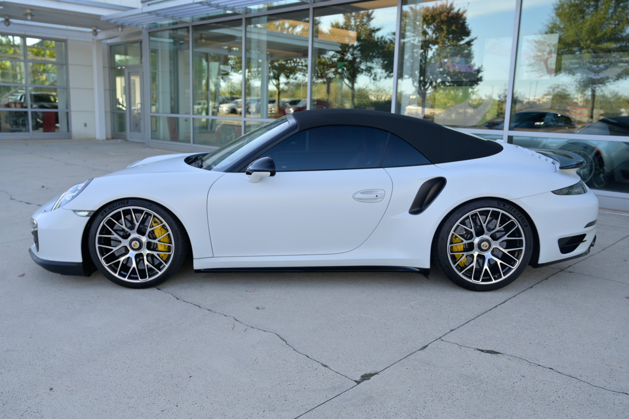 Used 2015 Porsche 911 Turbo S image 8